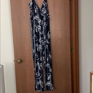 🍁 Derek Hart Navy Blue and White Jumpsuit